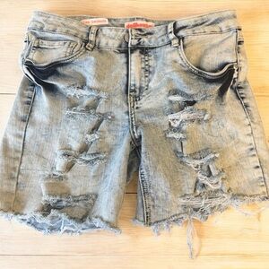 Dollhouse Distressed Jean Shorts - Light Blue